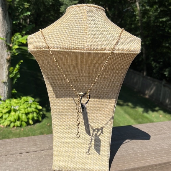 3/$30 NWT J CREW FACTORY CHEVRON CRYSTAL PENDANT NECKLACE - Picture 3 of 3